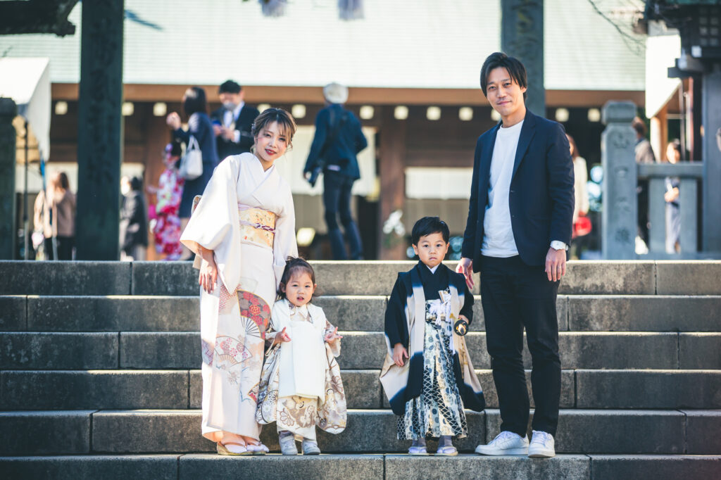 七五三 伊勢山 家族 ママの服装